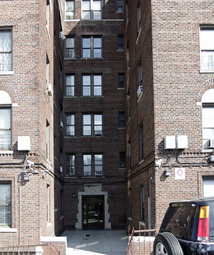 Foto del edificio - 711-715 E 231st St
