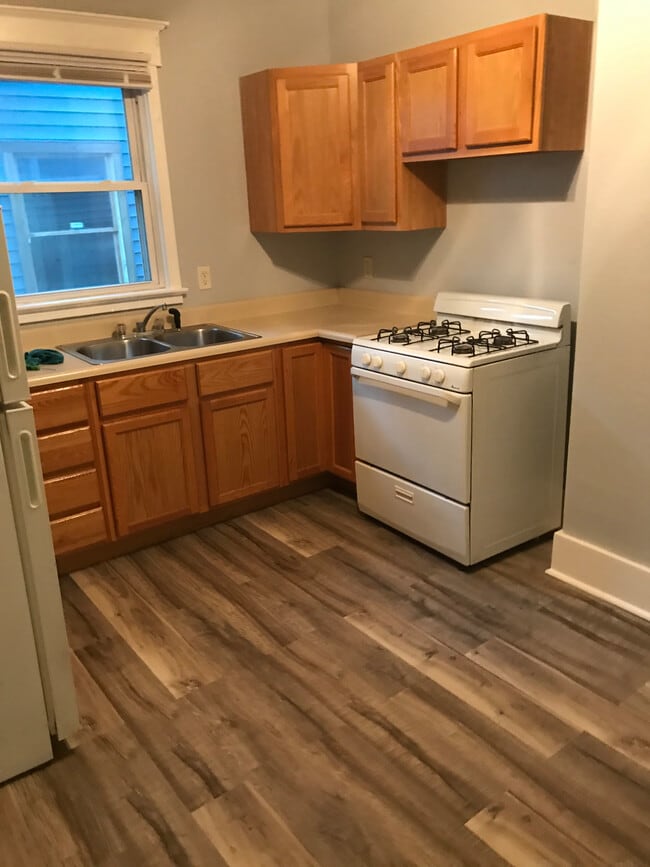 Foto del edificio - 447 Barth Ave SE