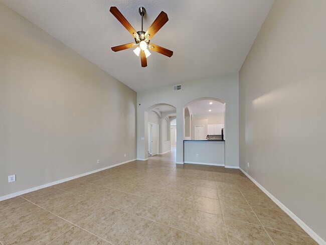 Foto del edificio - 4320 King Edward Dr