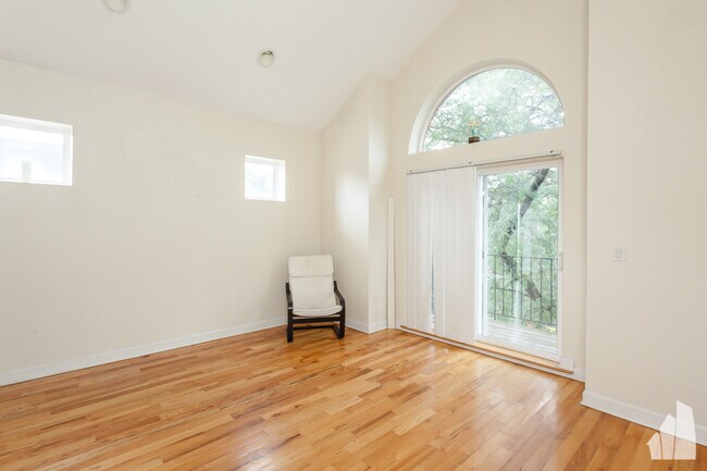Foto del edificio - 1447 N Campbell Ave
