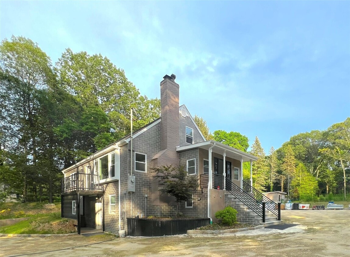 Primary Photo - 27 Dunlop Rd