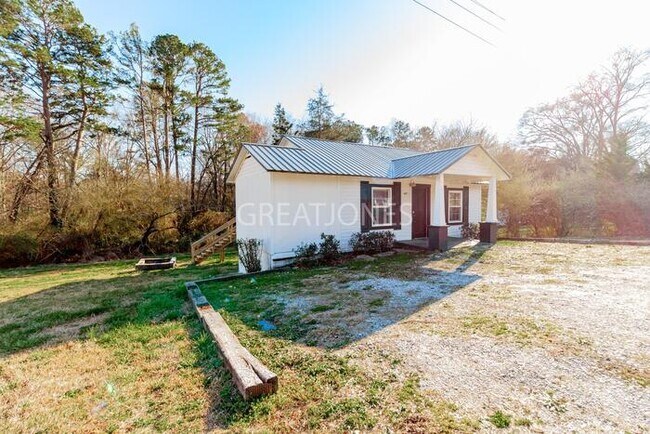 Building Photo - 407 Old Seneca Rd
