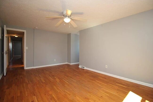 Foto del edificio - 2315 S Ingram Mill Rd