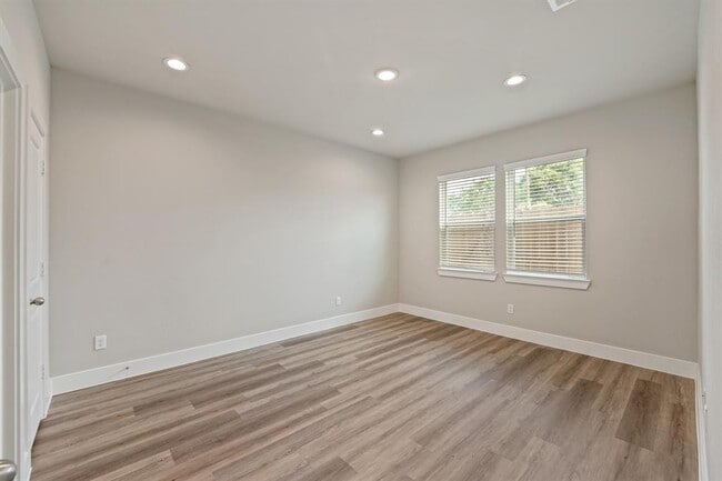 Building Photo - 9016 Lonestar Creekbend Ln