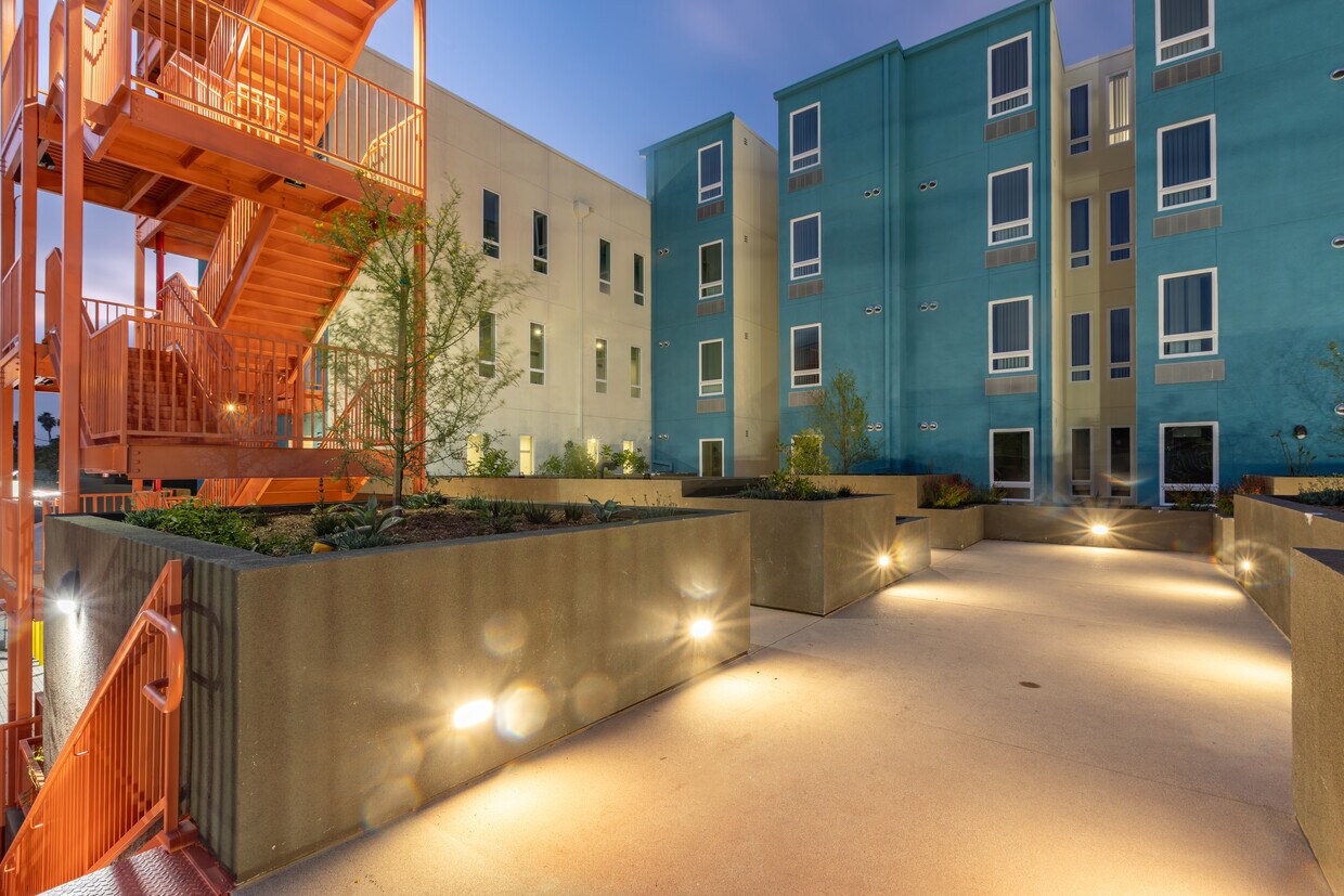 Photo - 4007 W Martin Luther King Jr. Blvd-305