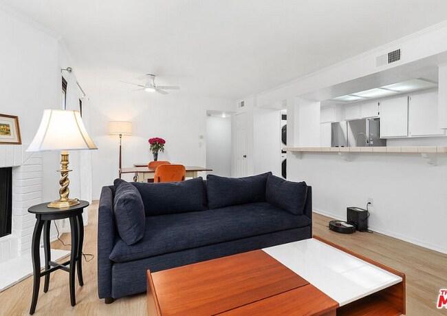 Foto del edificio - 3544 S Centinela Ave