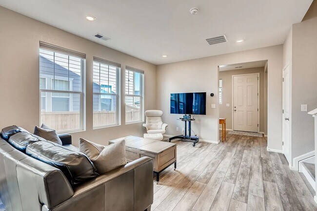 Foto del edificio - 13710 Ash Cir