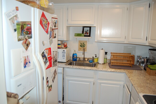 Cocina - 1068 Paper Mill Ct NW