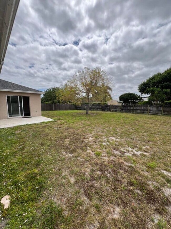 Foto del edificio - Annual Rental In Jensen Beach