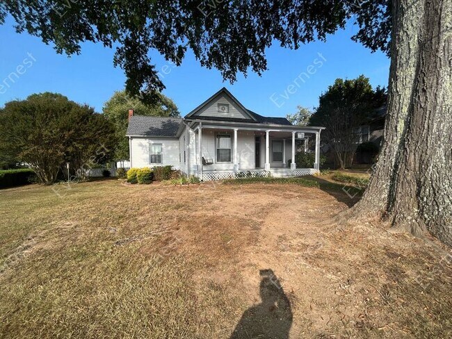 Foto del edificio - 411 Cove Rd