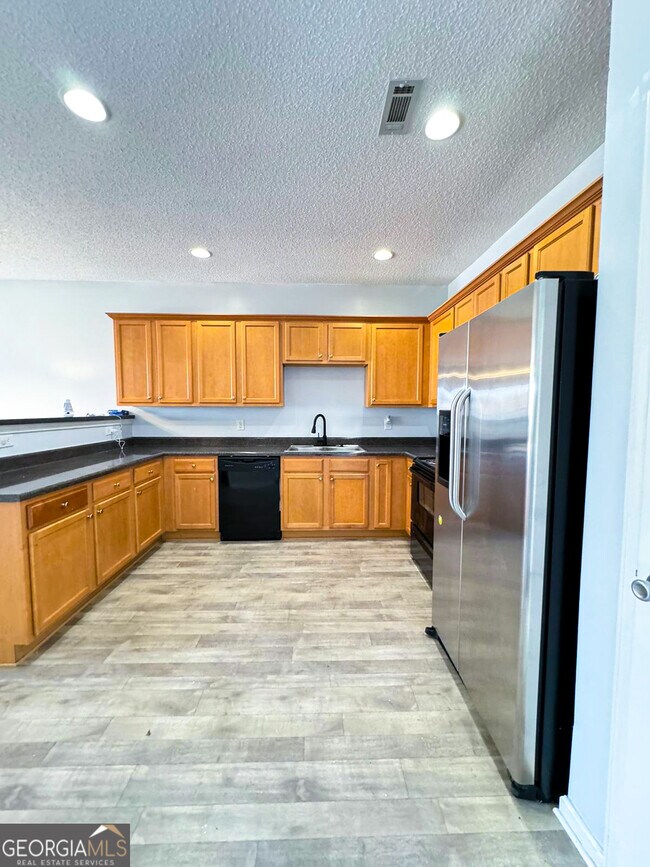 8450 Oakley Cir, Union City, GA 30291 Townhome Rentals in Union City