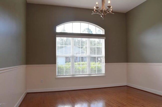 Building Photo - 32410 Pond Parke Pl