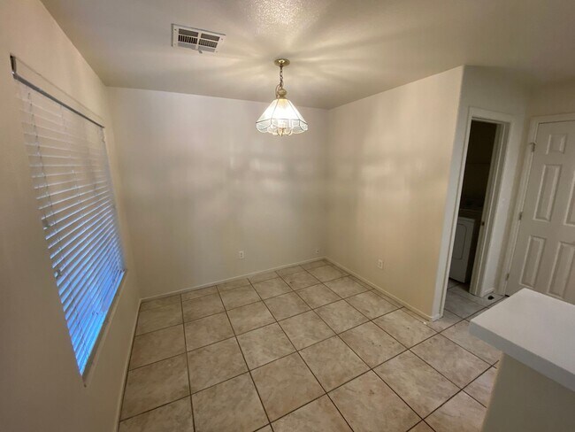 Building Photo - 10185 Birch Bluff Ln