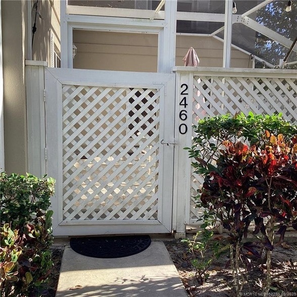 Photo - 2460 SW Danbury Ln Apartment