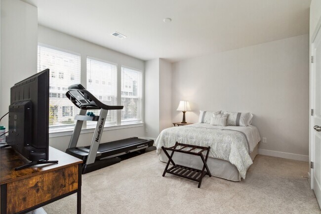 Foto del edificio - 1595 Meadowlark Glen Rd