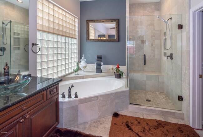 Foto del edificio - 4131 E Hancock Dr