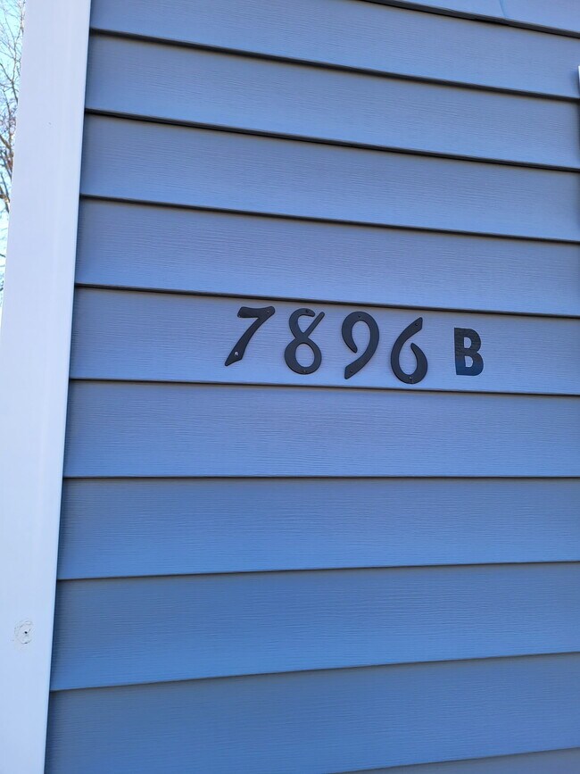 Foto del edificio - 7896 Elderberry Cir