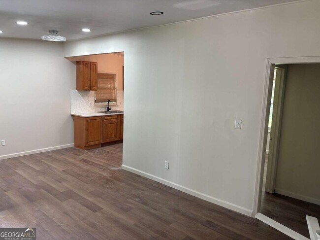 Building Photo - 4049 Villa Ave