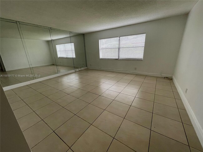 Building Photo - 2390 Coral Springs Dr