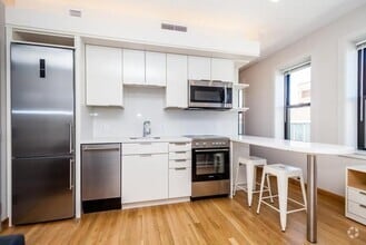 Building Photo - 115 Mt Auburn St
