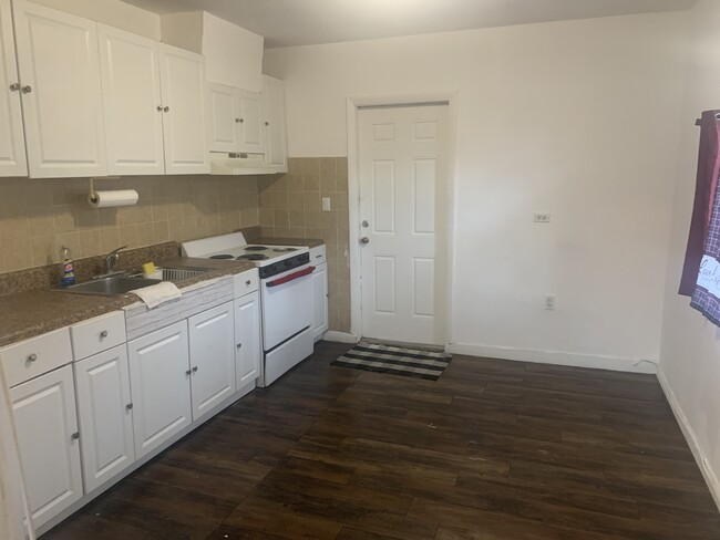 Kitchen - 3442 NW 5th St