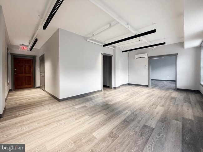 Foto del edificio - 1365 Wisconsin Ave NW