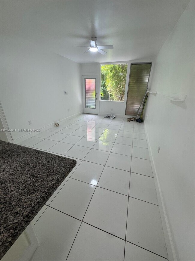 Foto del edificio - 10281 E Bay Harbor Dr