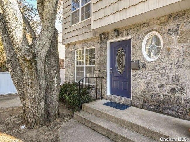 Building Photo - 62 A Linwood Rd N