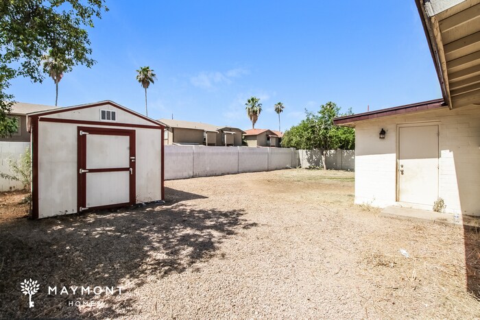 Building Photo - 3117 E Caballero St