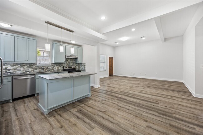 Foto del edificio - 2316 Hopkins St