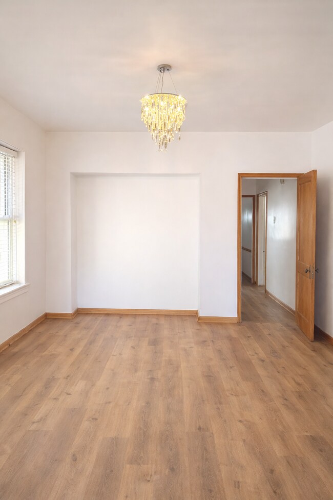 Foto del edificio - 1539 W 71st St