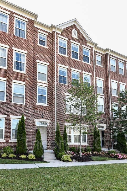 Building Photo - 2942 Finsbury Pl
