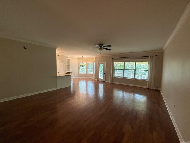Building Photo - 8705 Wingate Dr