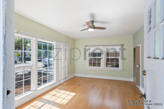 Building Photo - 748 S 11th St