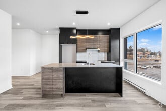 Building Photo - 1441 Ch Gascon