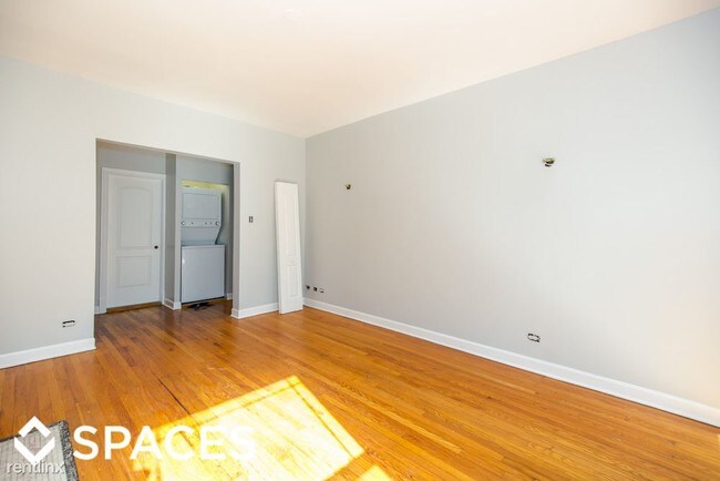 Building Photo - 1638 W Jonquil Terrace