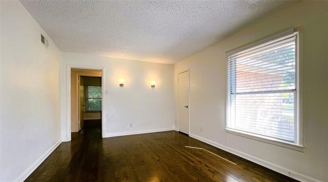 Building Photo - 424 Classen Dr