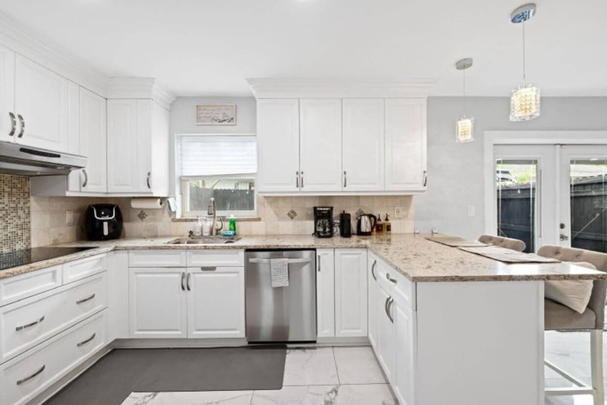 Photo - 3298 N DIXIE Highway, Boca Raton, FL 33431 - 6006