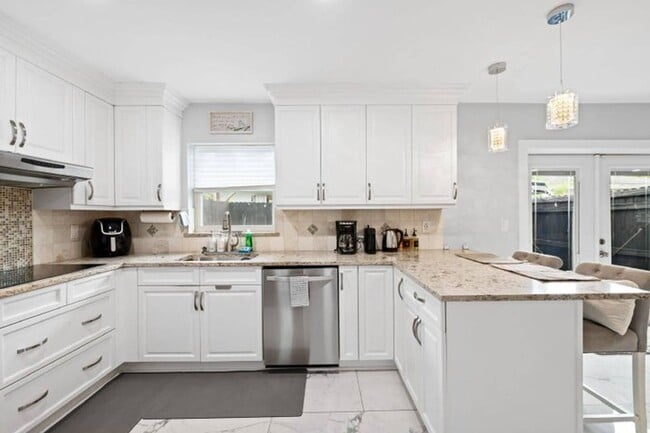 Photo - 3298 N DIXIE Highway, Boca Raton, FL 33431 - 6006 House