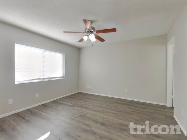 Building Photo - 11219 N 51st Dr