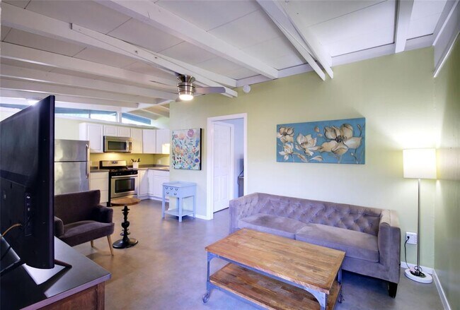 Foto del edificio - 2325 Newfield Ln