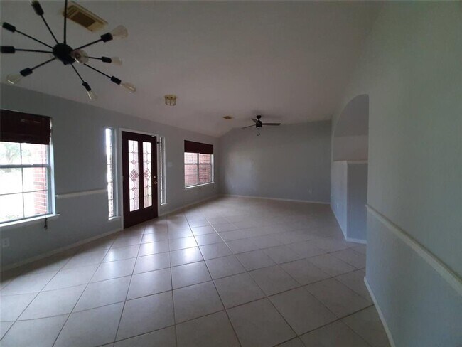 Foto del edificio - 2038 Bluffton Ln