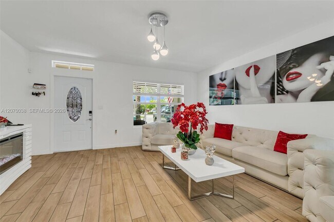 Foto del edificio - 537 NE 6th Ct