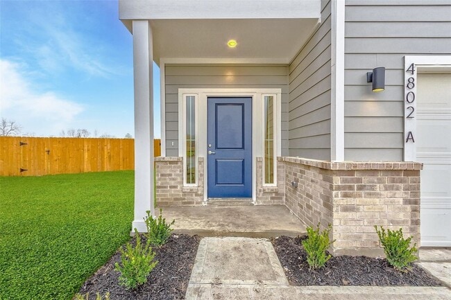 Building Photo - 13310 Galaga St