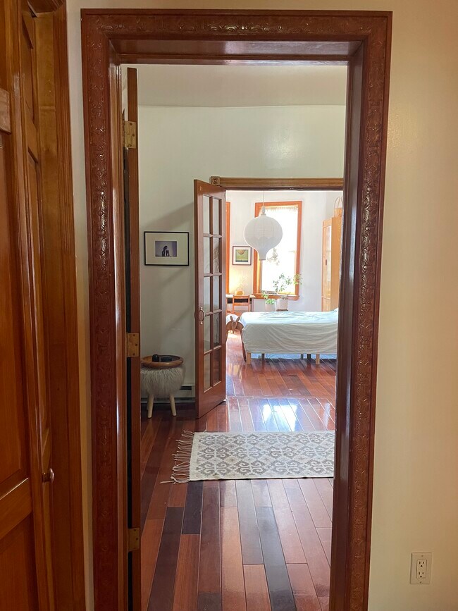 Main bedroom - 335 61st St