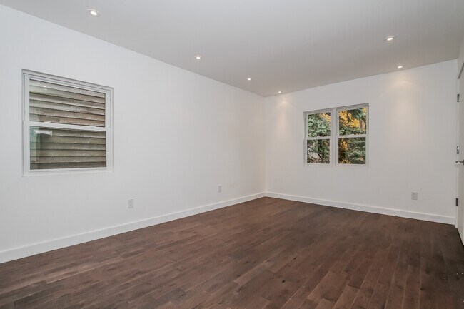 Building Photo - 3129 Arlington Ave