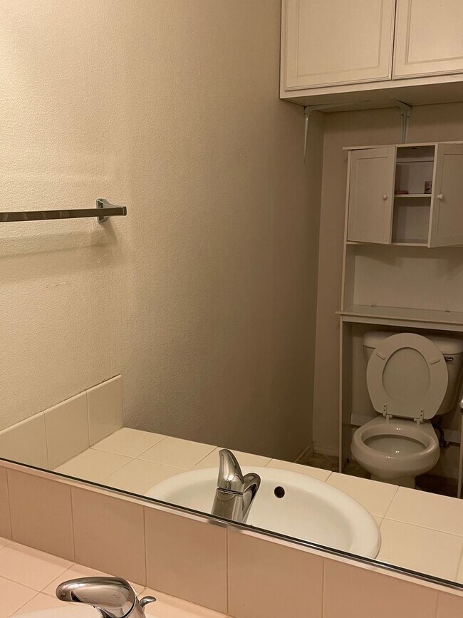 Foto del edificio - 3br/3ba Townhouse near 170th ave MAX station