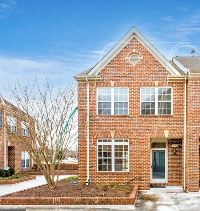 Building Photo - 6136 Madison Crest Ct