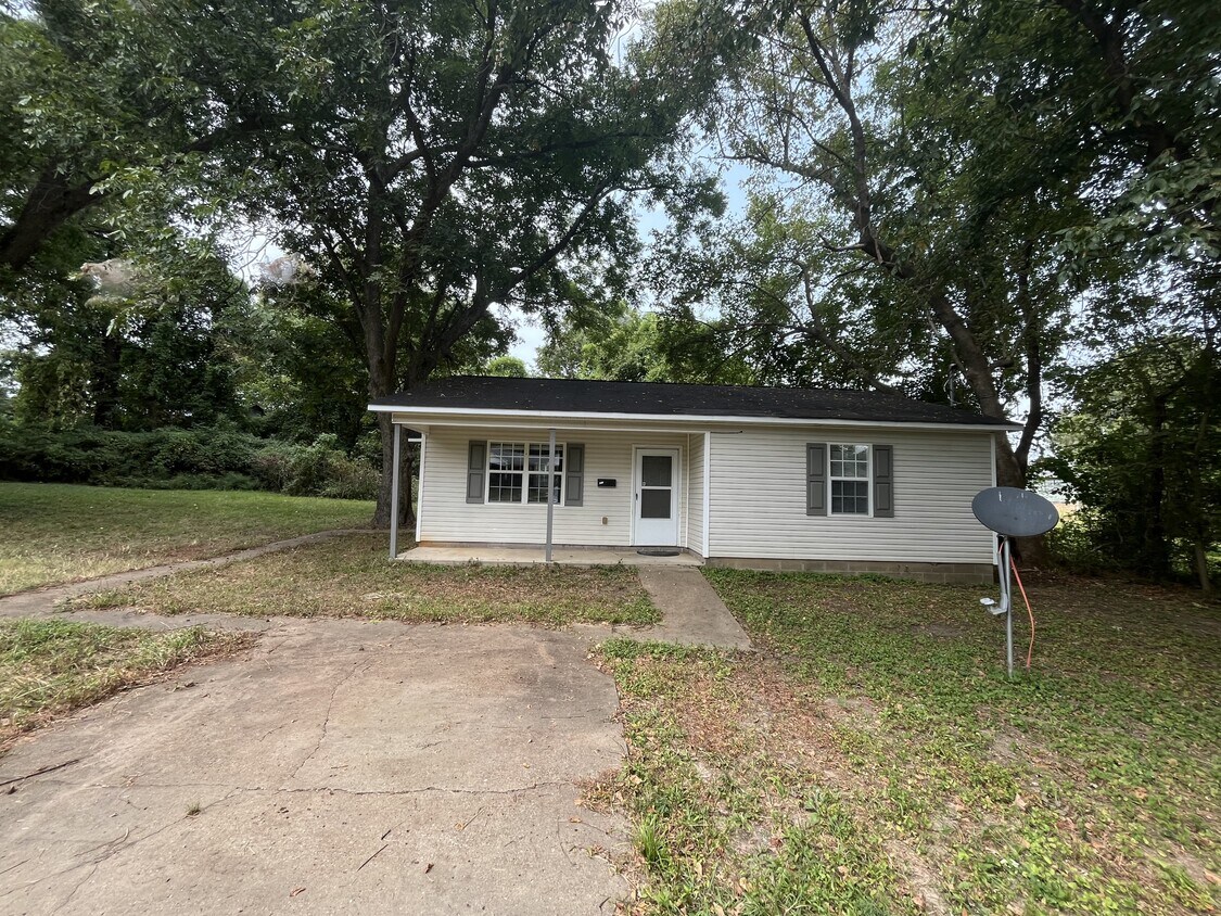 Foto principal - 497 E Cooper St