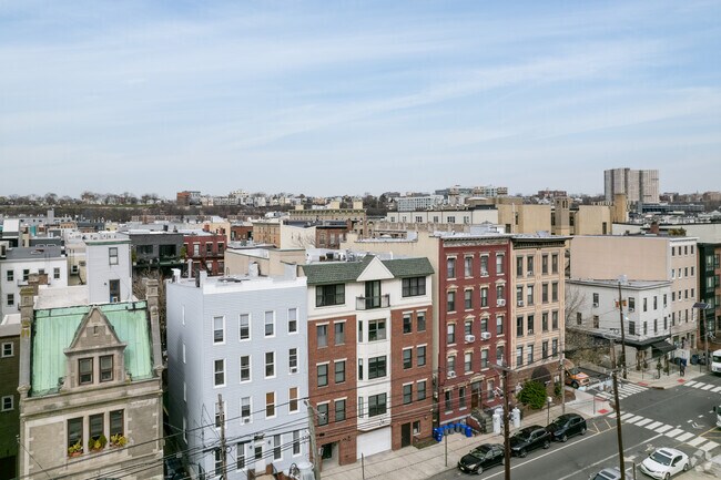 Foto aérea - 416 Grand St